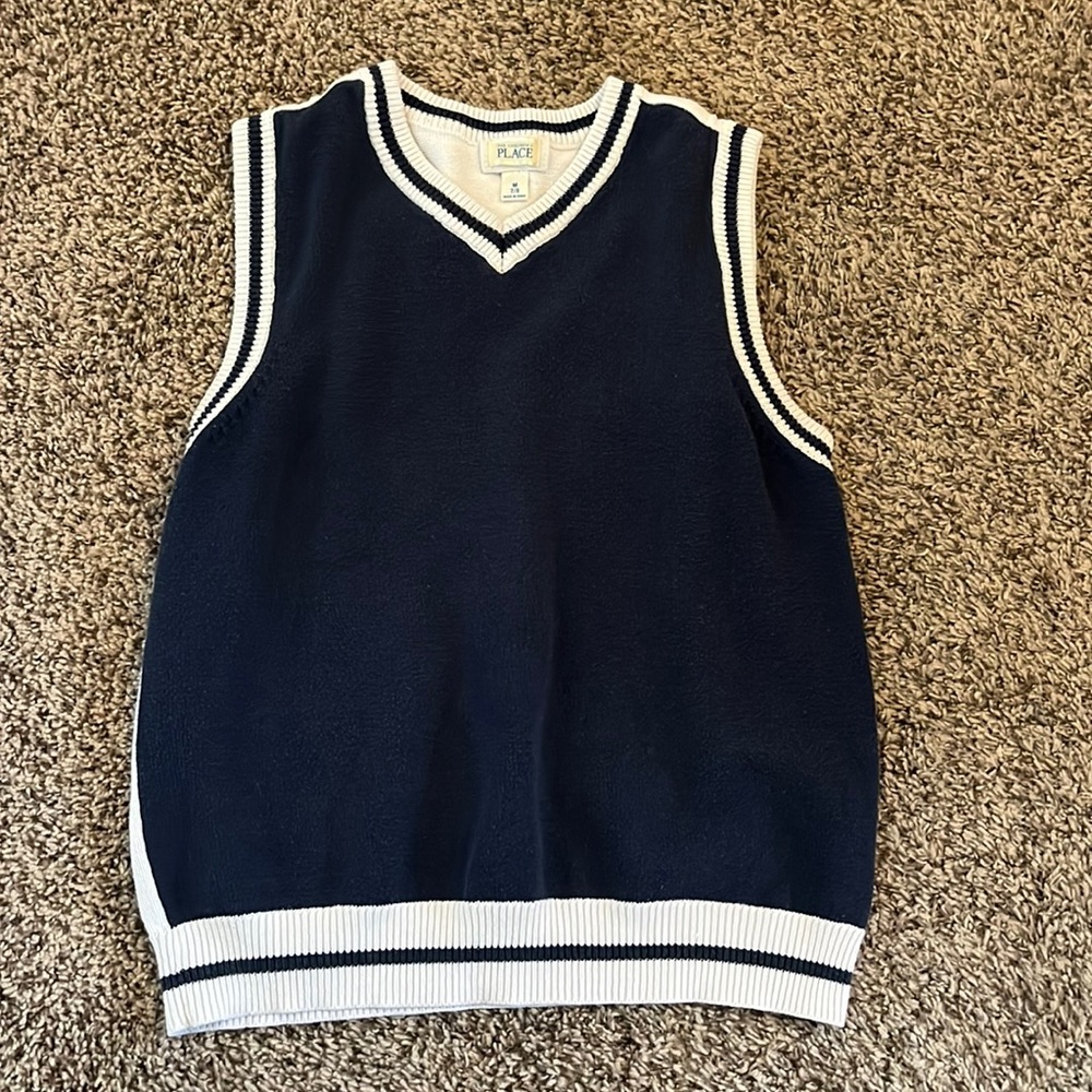 Sweater vest great condition